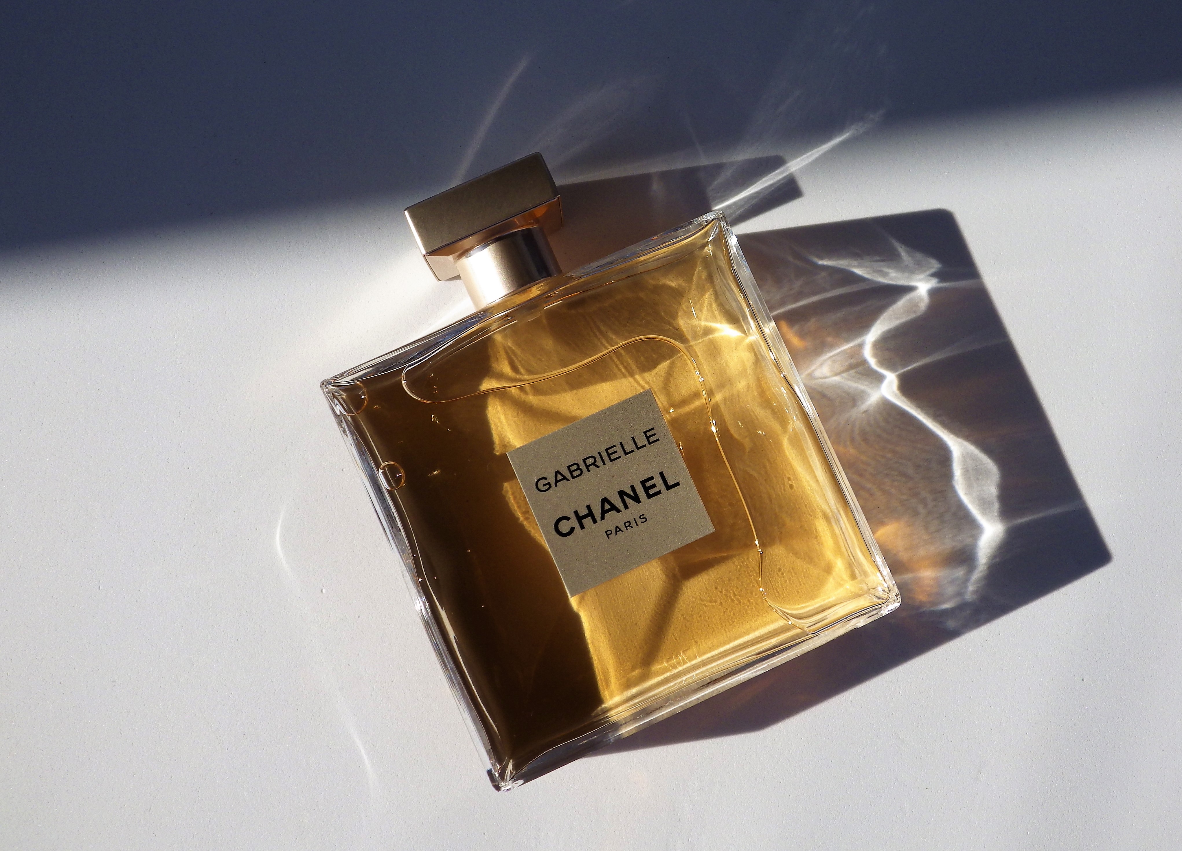 Gabrielle CHANEL, un perfume floral que irradia luminosidad