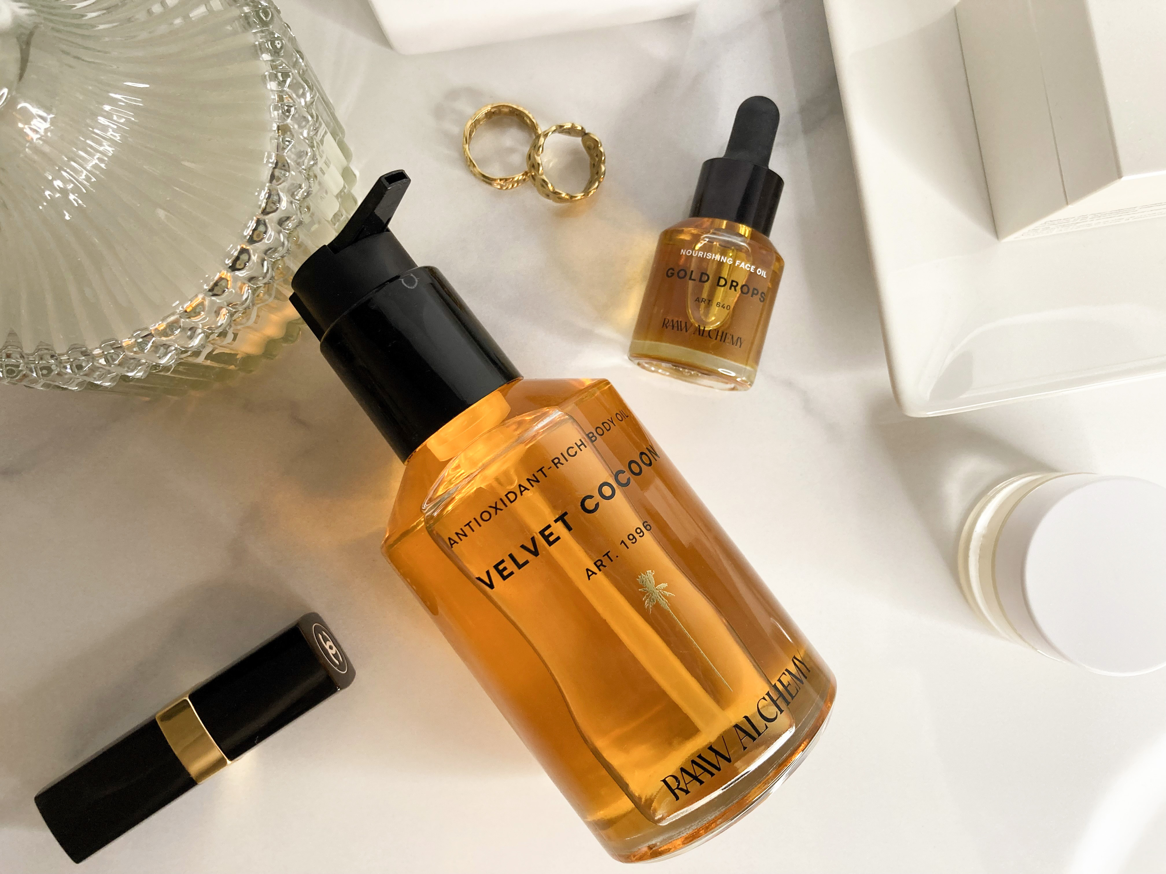 The multiple benefits of oils for skin