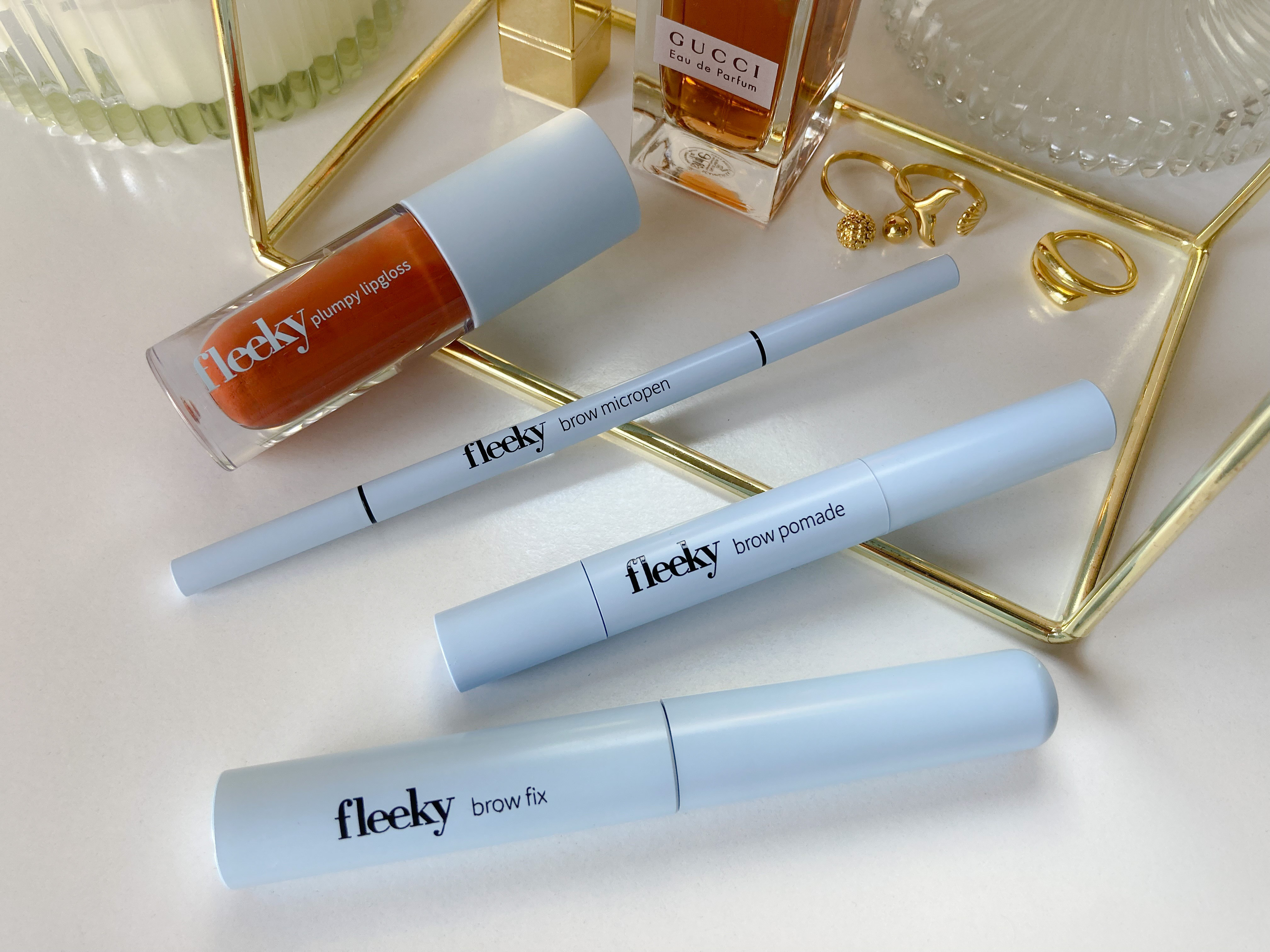 How to get plumper lips and fuller eyebrows with Fleeky makeup